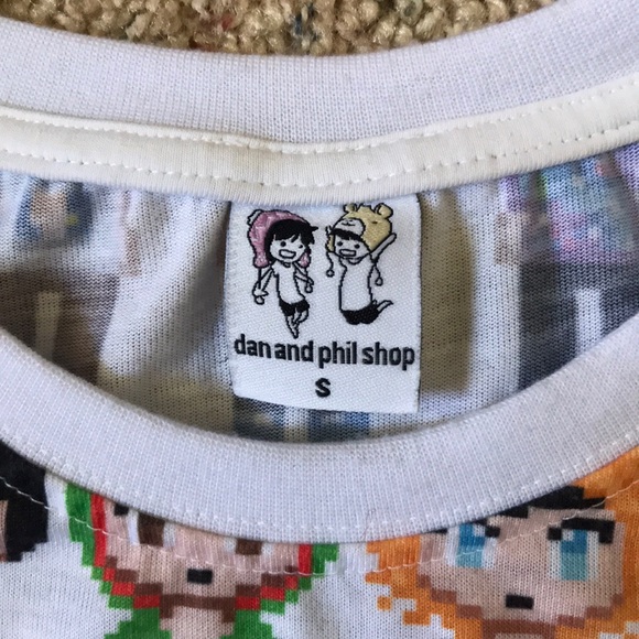 DAN AND PHIL Pixels shirt size small NWOT - Picture 3 of 5